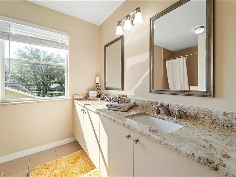 12341 Eagle Pointe Cir — Photo 30