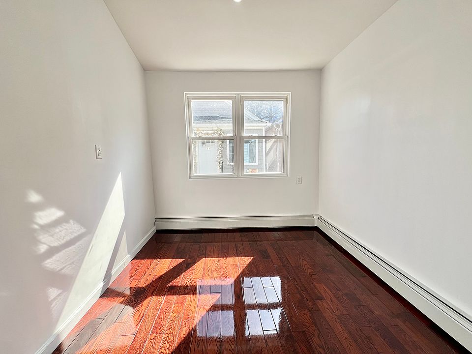 1st image of 3098 Emmons Ave