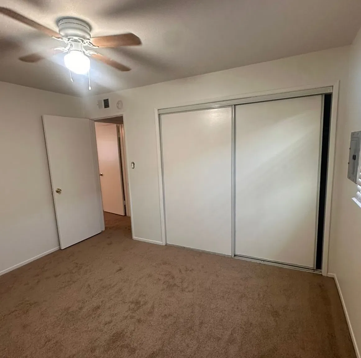 2 bed, 900 sqft, $2,550 — Photo 4