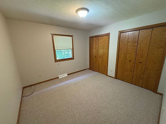 5th image of 633 W Highland Ave