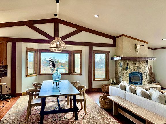 3rd image of 617 Florida Meadows Ln