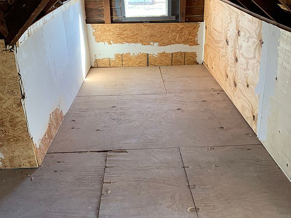 3rd image of 601 E Avenue D