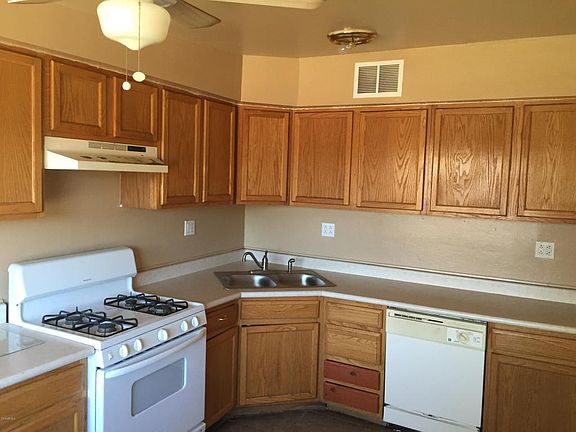 5th image of 632 W Coolidge Pl