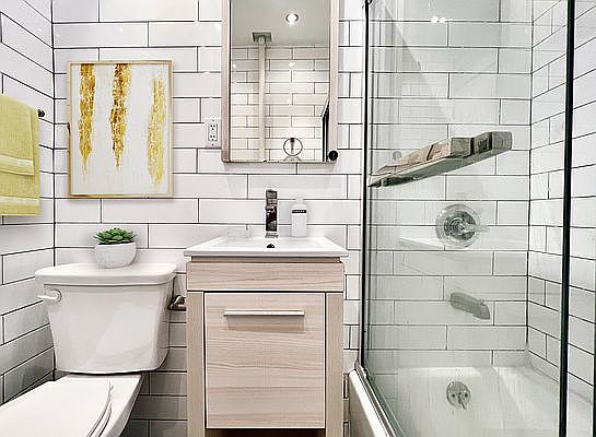 4th image of 454 W 22nd St APT 5B