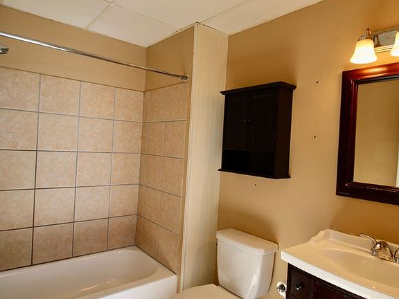 4th image of 1336 Susquehanna St APT 2