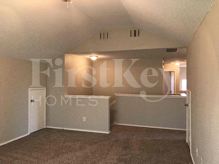 429 W Clover Park Dr — Photo 30