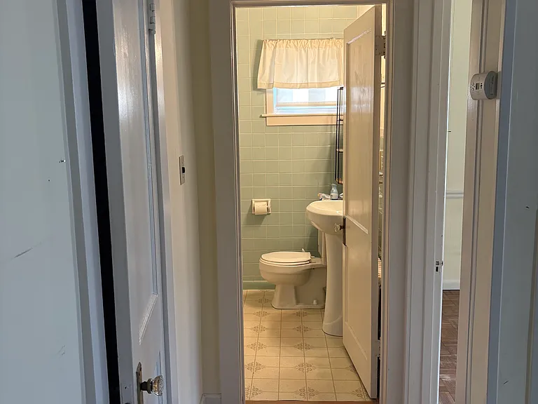 307 Irwin St — Photo 8