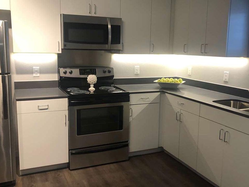 1st image of 1029 NE 6th St APT 330