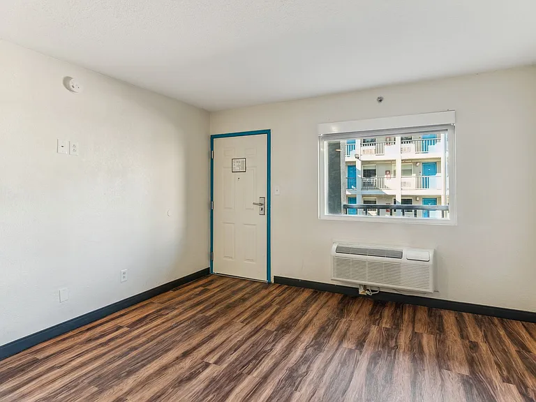 Atrium Flats — Photo 3