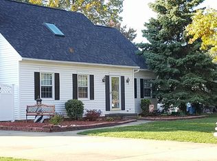 748 Jaycox Rd, Avon Lake, OH 44012