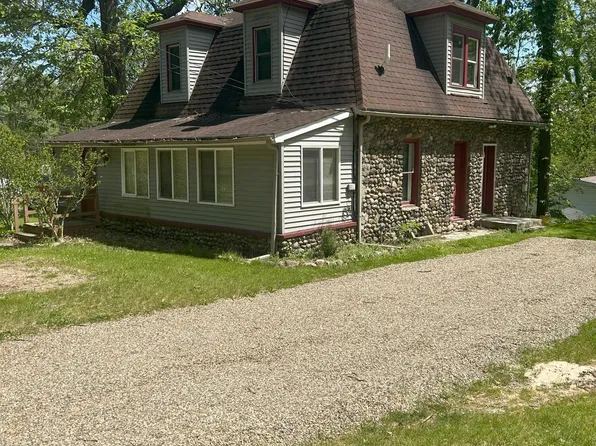 94 Burnham St E, Battle Creek, MI 49015