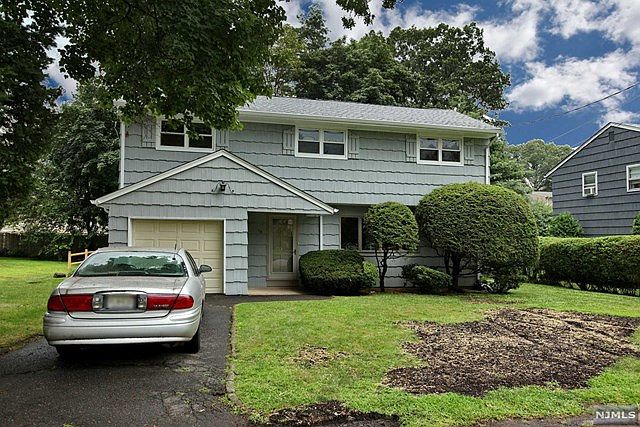 1st image of 110 Ash St