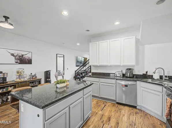 3422 E AVALON Drive, Phoenix, AZ 85018