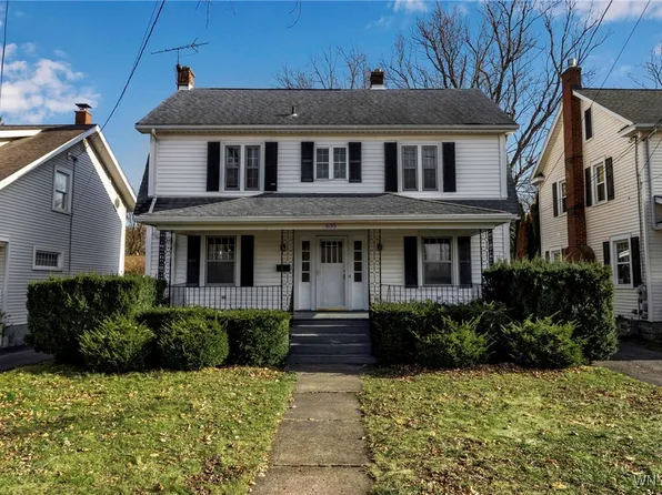 635 Locust St, Lockport, NY 14094