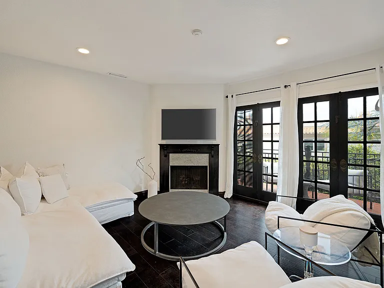 227 S Irena Ave #5 — Photo 10
