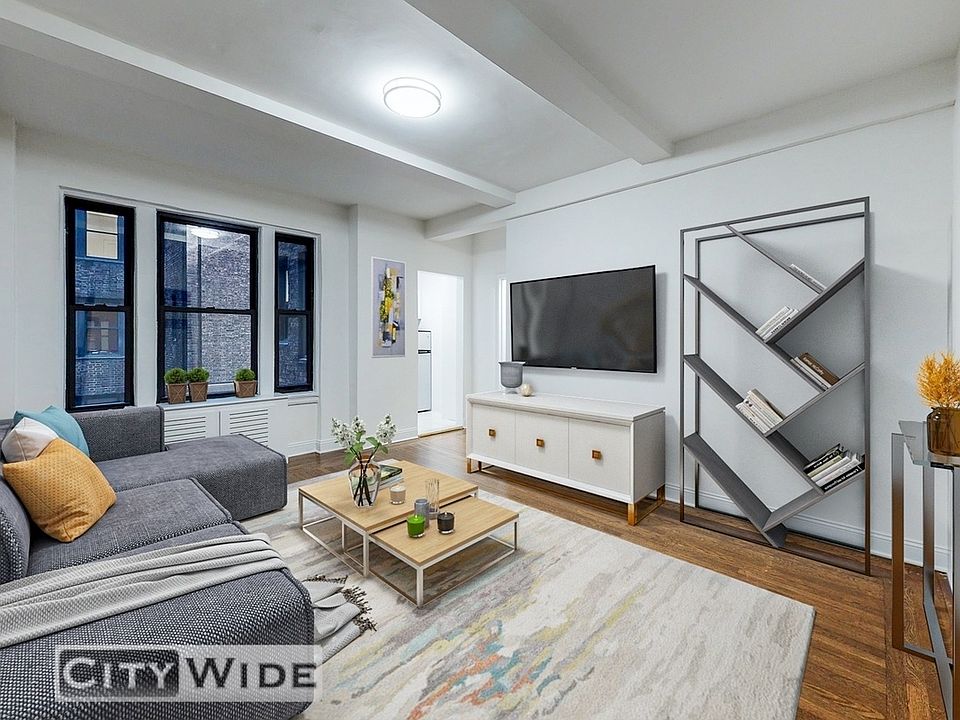1st image of 140 E 46th St Penthouse 4W
