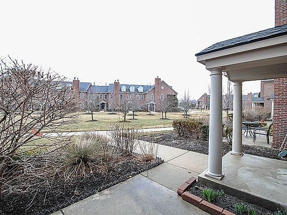 4th image of 5706 Wellesley Ln #116