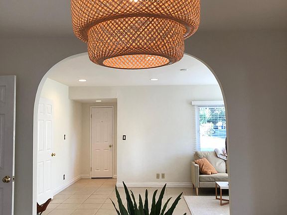 3rd image of 5033 Topanga Canyon Blvd