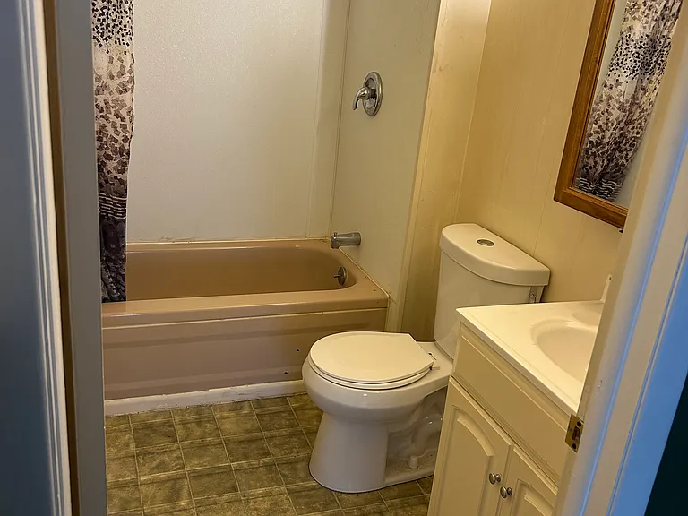 6 Memorial Dr #5 — Photo 2