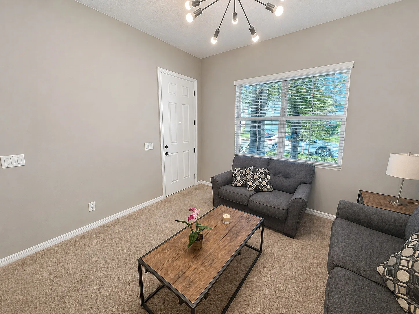 4 bed, 2244 sqft, $1,350 — Photo 4