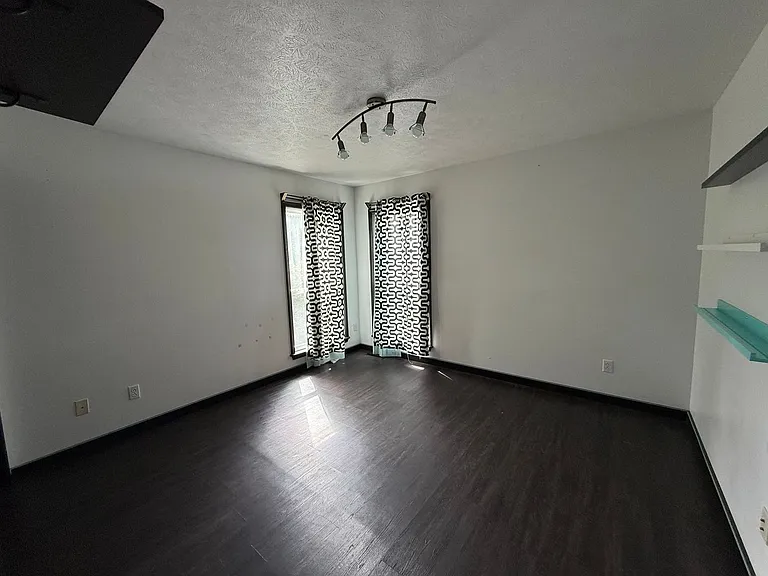 360 Tall Oaks Dr — Photo 46