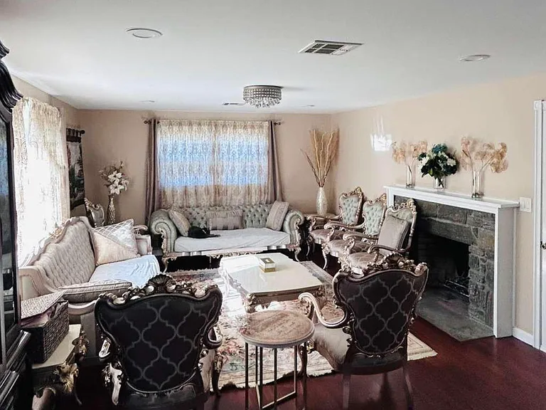 477 Booth Hill Rd — Photo 1