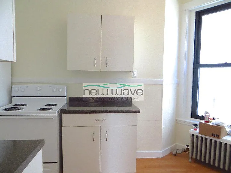 503 Beacon St #14 — Photo 8