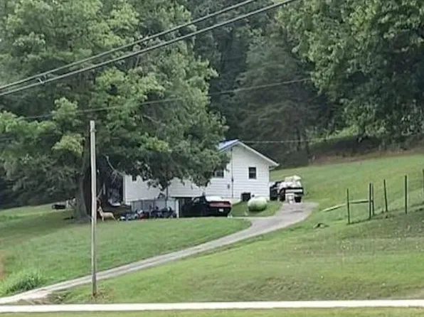 484 Clarksburg Rd, Vanceburg, KY 41179