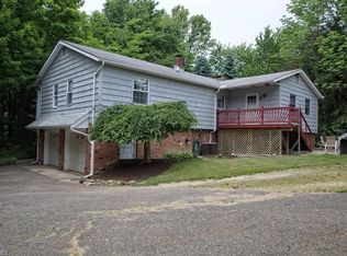 13559 Auburn Rd, Newbury, OH 44065