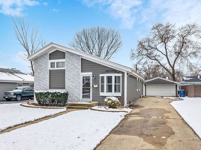 631 W James St, Villa Park, IL, 60181