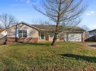 717 Walnut Rdg, Fenton, MO 63026