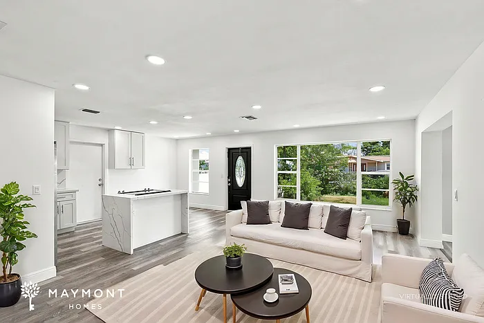 3 bed, 3.0 bath, 1850 sqft, $3,199 — Photo 4