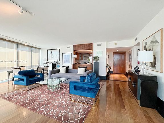 4th image of 101 20th St #2506
