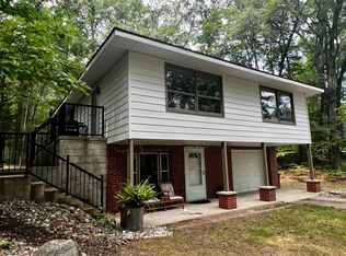 1219 W Higgins Lake Dr, Roscommon, MI 48653