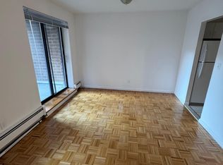 20 Gilchrest Rd, Great Neck, NY 11021