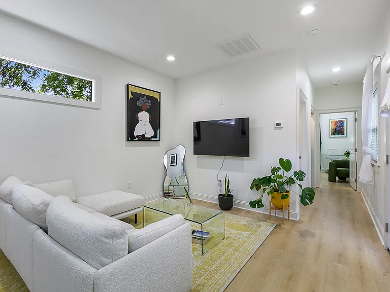 2538 Dumaine St #B — Photo 3