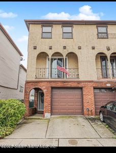 16 Ebey Ln, Staten Island, NY, 10312