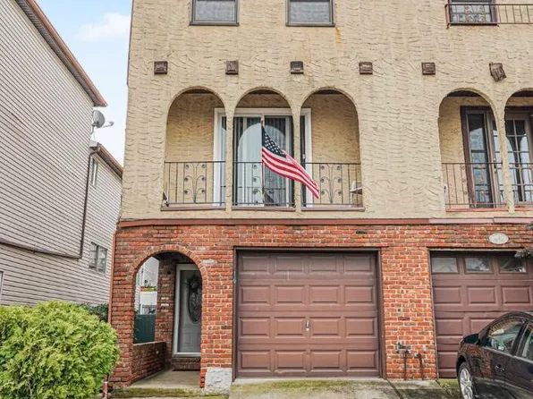 16 Ebey Ln, Staten Island, NY 10312
