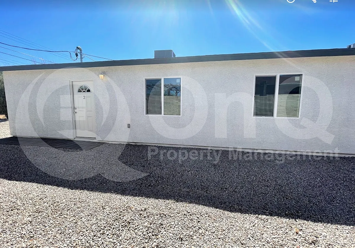 3 bed, 2.0 bath, 1073 sqft, $1,400 — Photo 2