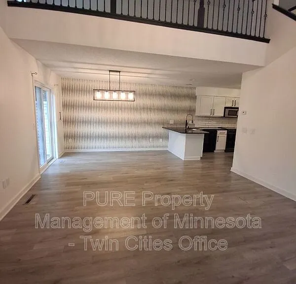 1860 Cliff Lake Ct — Photo 4