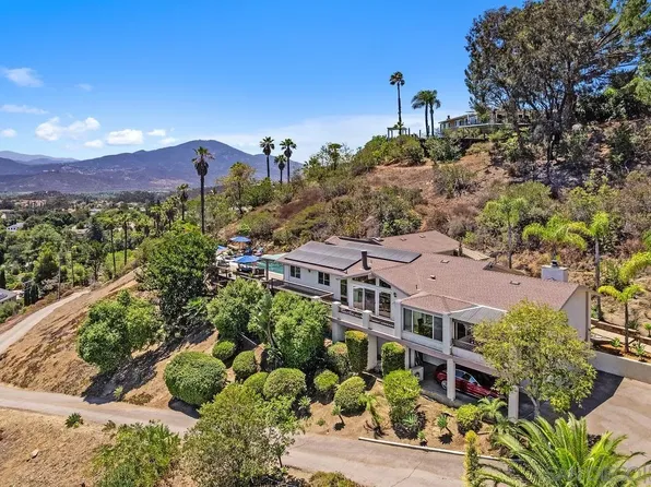 11651 Shadowglen Rd, El Cajon, CA 92020