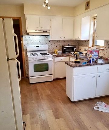 4th image of 7428 N Harlem Ave #2E