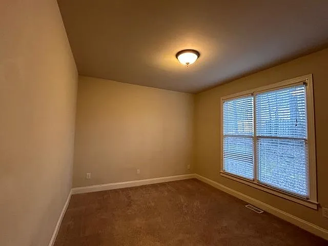 343 Ashleigh Walk Pkwy — Photo 13