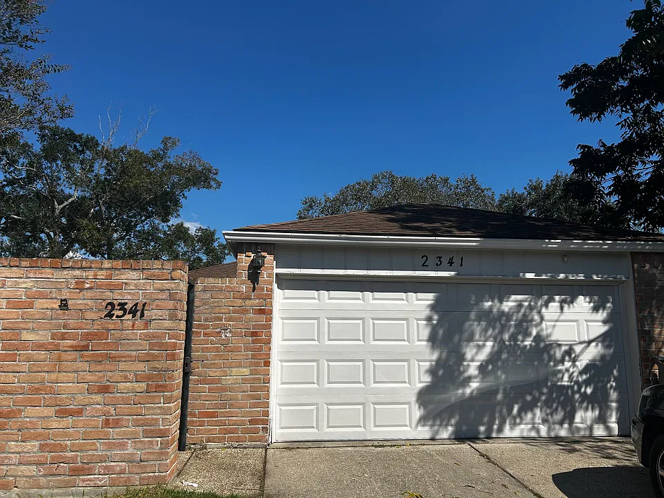 2341 Torrey Pine Dr