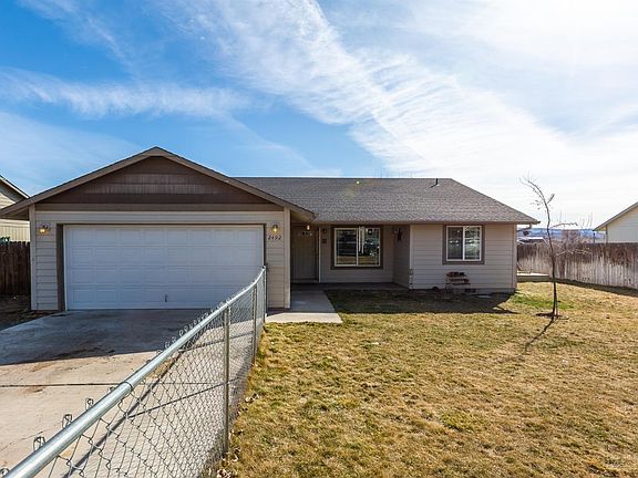2nd image of 2492 NE Bobbi Pl