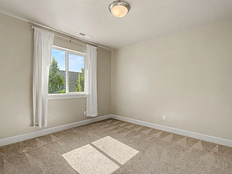 5140 N Elmstone Ave — Photo 27
