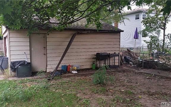5th image of 204 Kinkel St