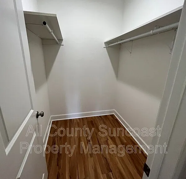 365 Elliott Dr — Photo 6