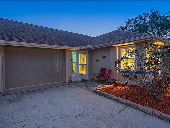 3rd image of 1720 Atrium Dr