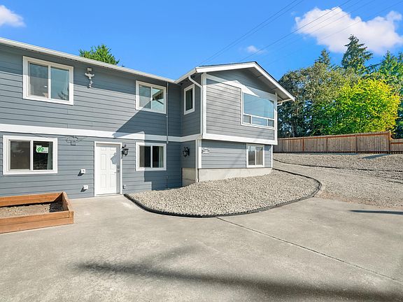 2nd image of 411 124th St S #A